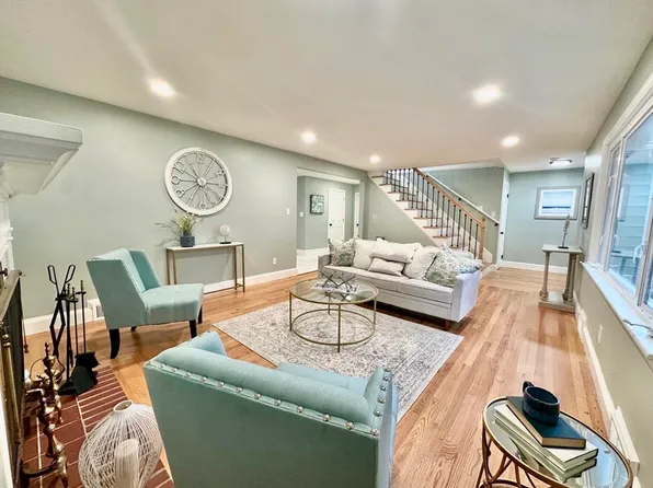 27 15th Ave, Haverhill, MA 01830