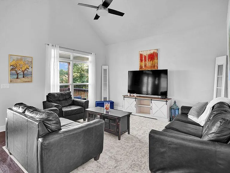 6204 Pettus Rd — Photo 9