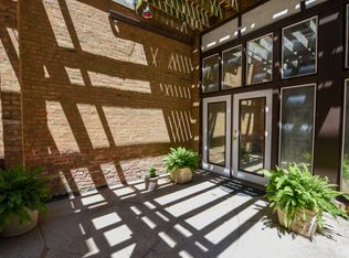 3940 W 63rd St APT 4, Chicago, IL 60629