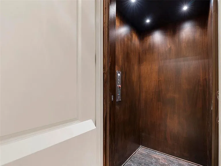 6420 Riverside Dr NW — Photo 60