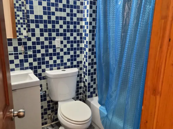 45XX 164th St, Whitestone, NY 11357