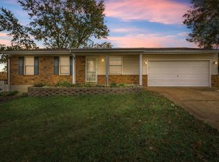 2404 Medford Dr, High Ridge, MO 63049