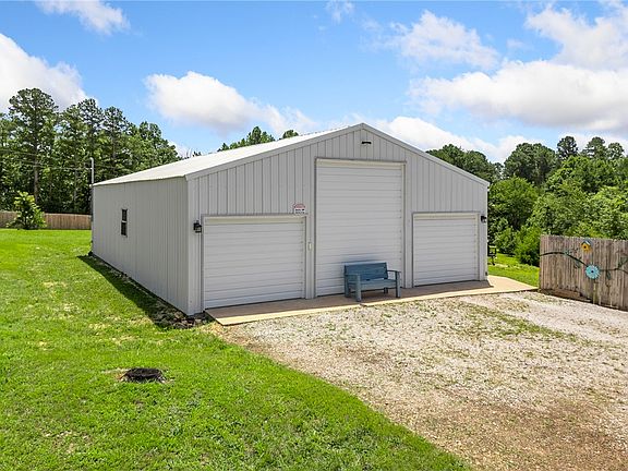 5th image of 3186 Moark Dr