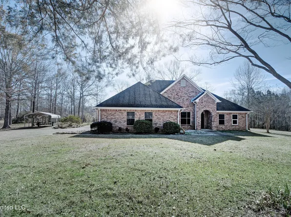 4402 Dogwood Ct, Terry, MS 39170