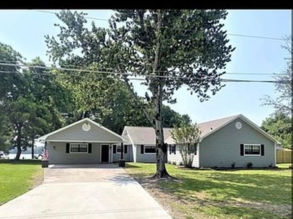 114 Cypress Ln