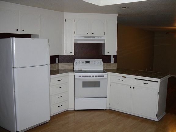 3rd image of 13902 Meadowlark Dr NW