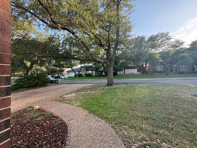 6106 Skahan Ln — Photo 28