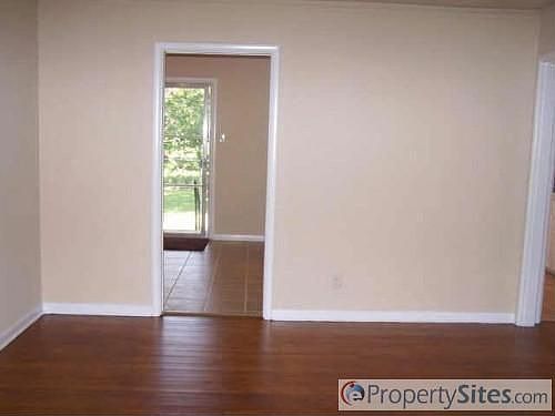 3rd image of 5429 Mallory Dr