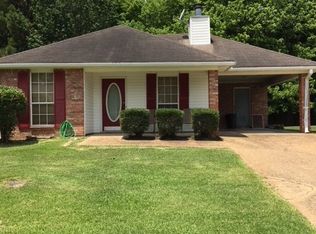 2083 Fox Hill Ln, Jackson, MS 39272