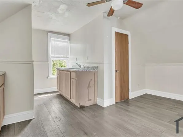 11806 Fairport Ave, Cleveland, OH