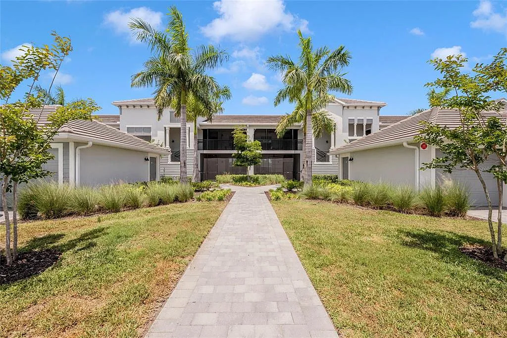 2 bed, 2.0 bath, 1579 sqft, $3,000 — Photo 1