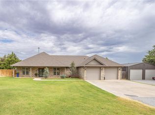 1901 E Corbin Ln, Weatherford, OK 73096