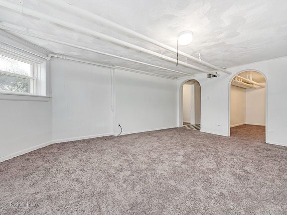 3rd image of 6241 W Holbrook St