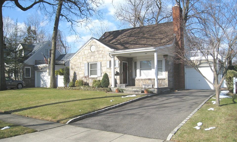 1st image of 31 Magnolia Drive
