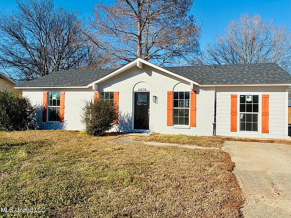 2nd image of 1070 Sisson Dr