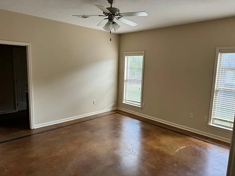 1380 Sena Dr — Photo 7