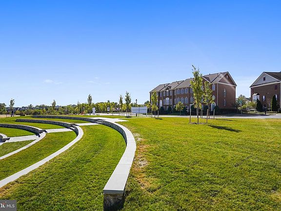 Amphitheater to upcoming county library