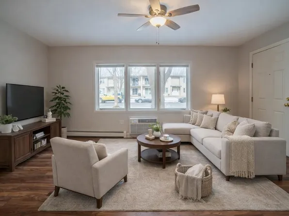 5325 Garden View Ct #101, Madison, WI 53713
