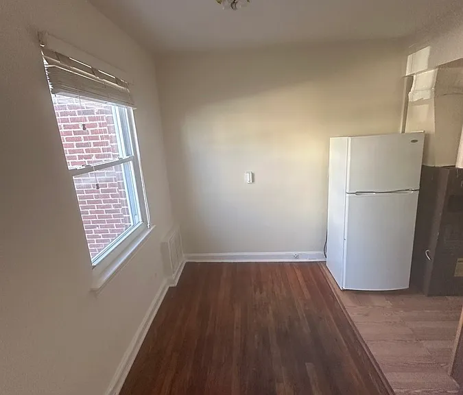 754 Girard St NW #5 — Photo 7