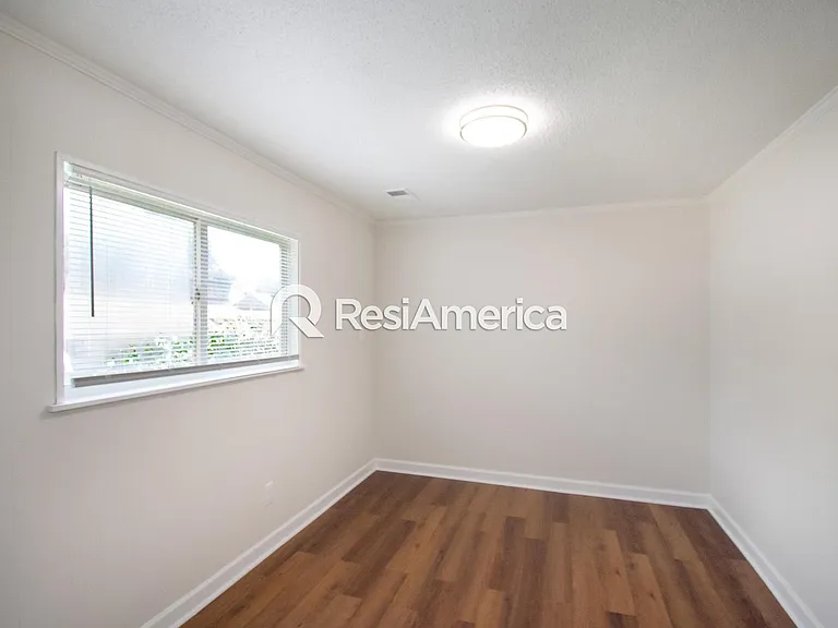 940 Dillworth St — Photo 17