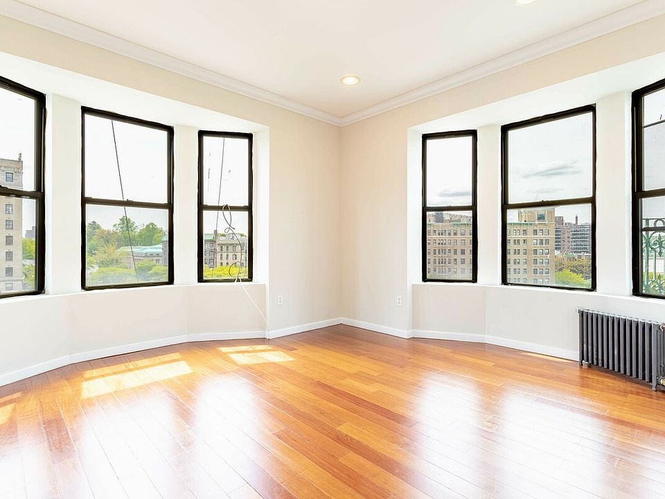 1st image of 3800 Broadway #57