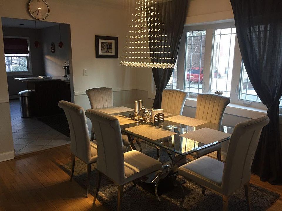 2nd image of 2 Parkside Ln #1