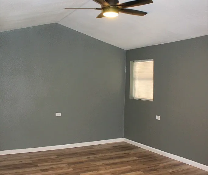 304 W James St #ID-2965 — Photo 4