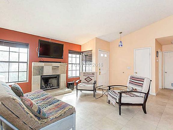 4th image of 653 Inglenook Dr