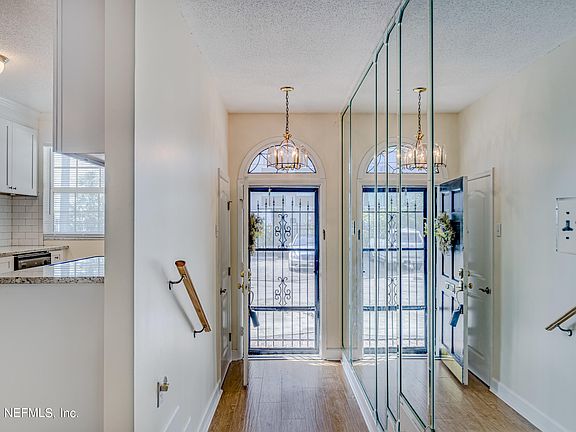 4th image of 2950 Saint Johns Ave APT 5-A