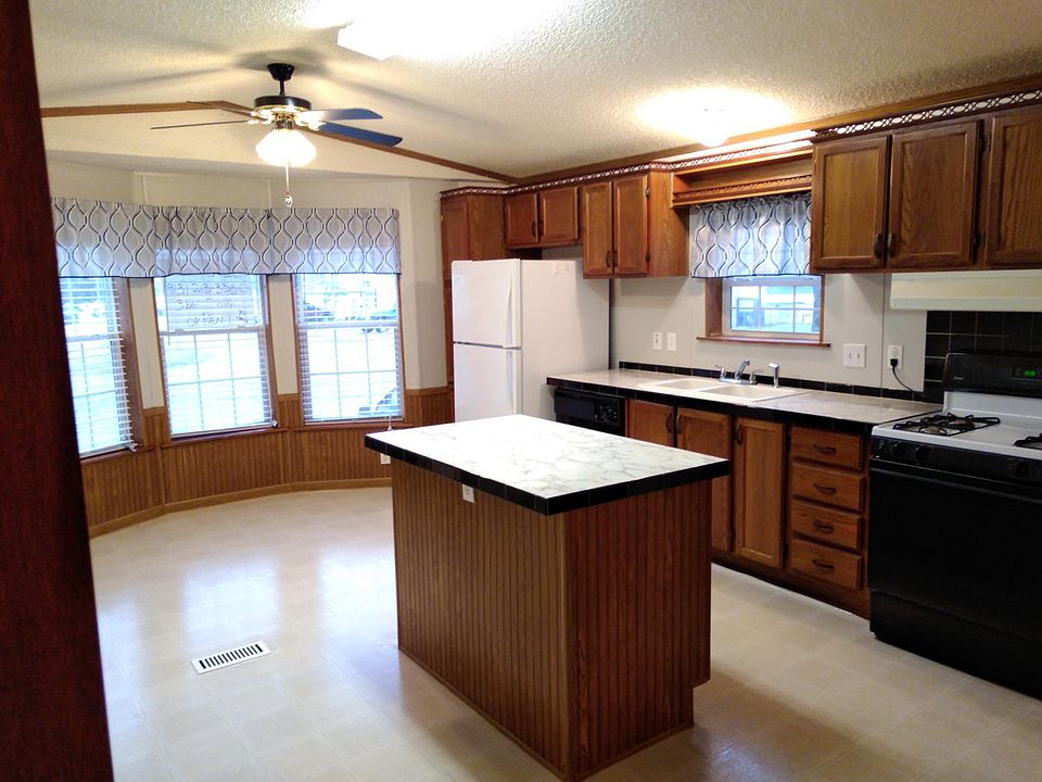 1st image of 3109 NE 118th Ter