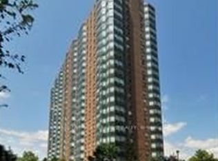 135 Hillcrest Ave #1815, Mississauga, ON