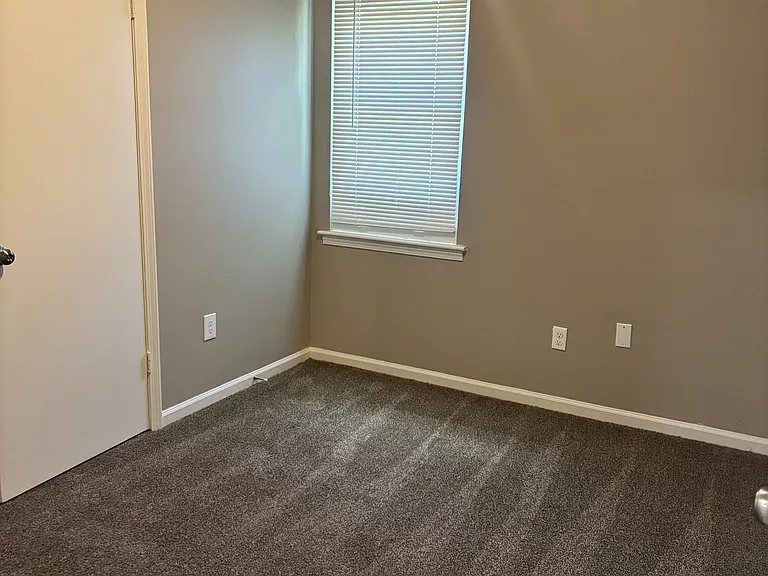 5204 Breckenwood Dr — Photo 9