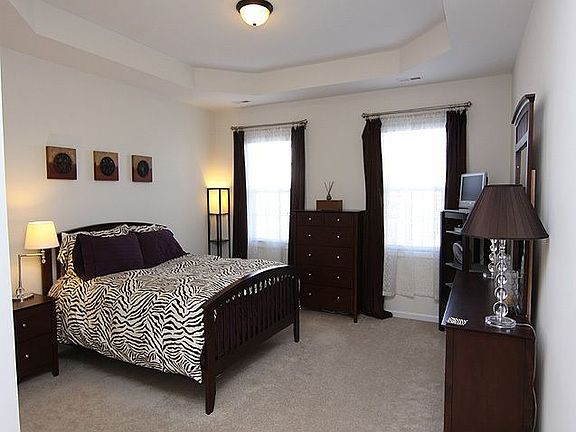 Bedroom: Secondary bedroom can be used as the master. Walk in closet/lg bath. 