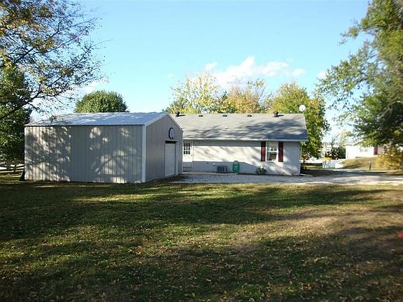 4th image of 228 Glenwood Dr