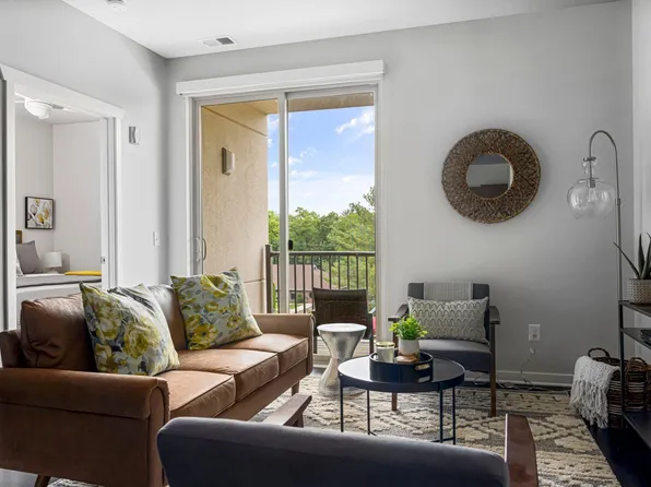 630 S Garfield Ave #405, Traverse City, MI 49686