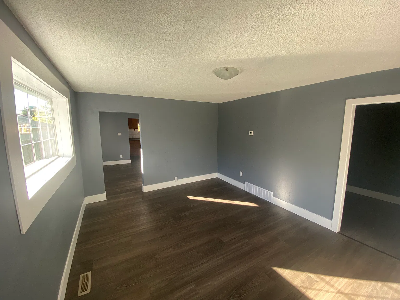 Balwin/ North Edmonton Single Family Home — Photo 2