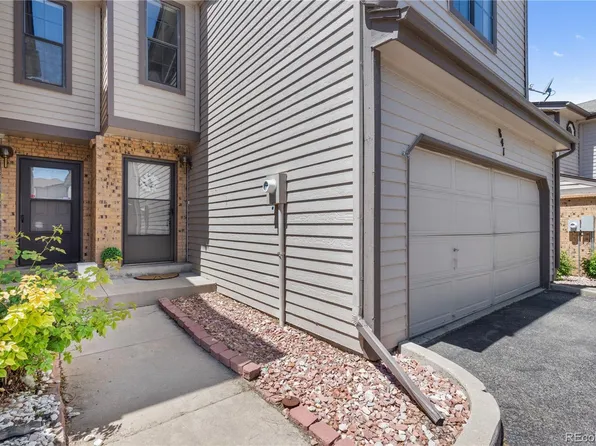 841 S Joplin Circle, Aurora, CO 80017