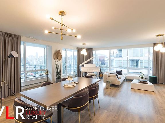 4th image of 1788 Columbia St Penthouse 1801