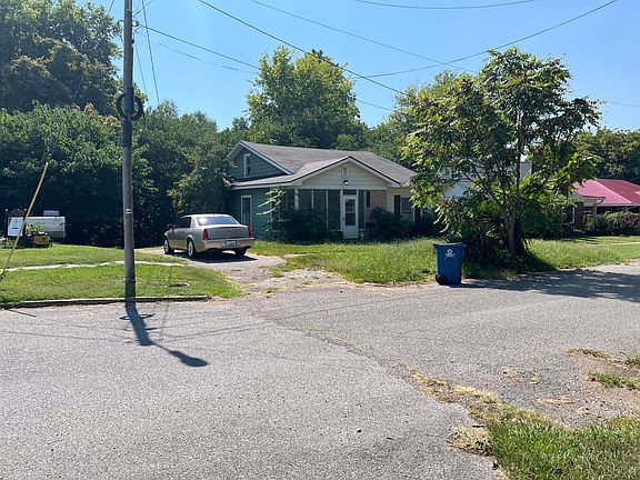2nd image of 715 Magnolia St