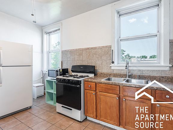 4th image of 4638 N Saint Louis Ave #3