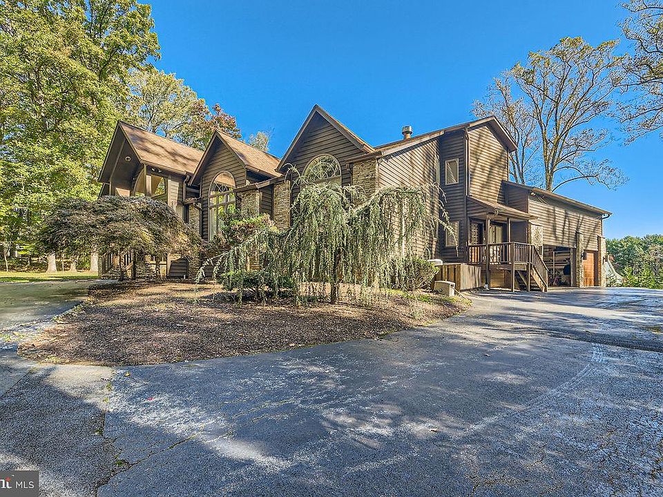 1st image of 12524 Valley Pines Dr