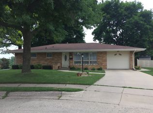 2730 Ken Ct, Dubuque, IA 52001