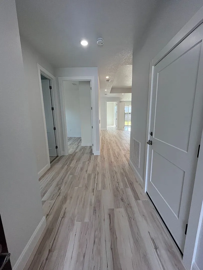 Beautiful Brand New Duplex!! — Photo 4