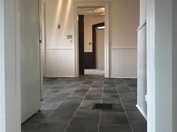 5th image of 19 Mohawk St #A