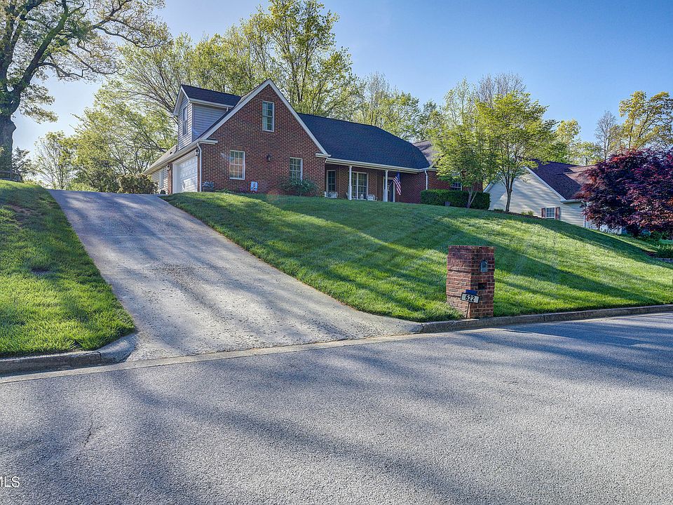 1st image of 622 Glen Oaks Pl