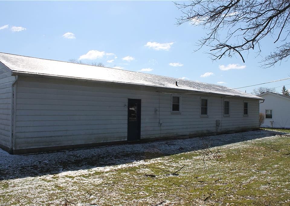2nd image of 220 Jane Dr