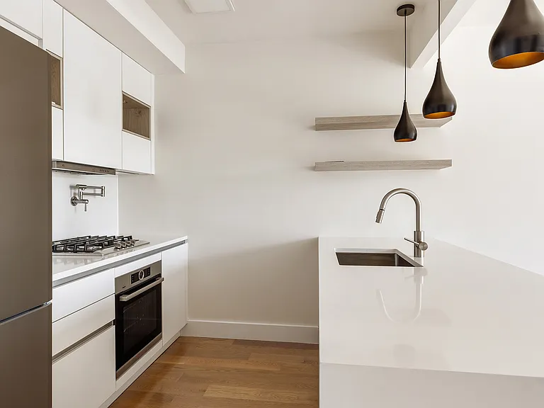 77 Kingsland Ave #4F — Photo 6