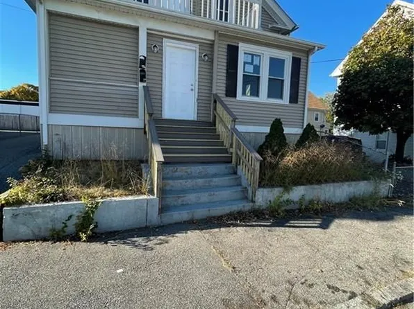 137 Ethan St, Providence, RI 02909