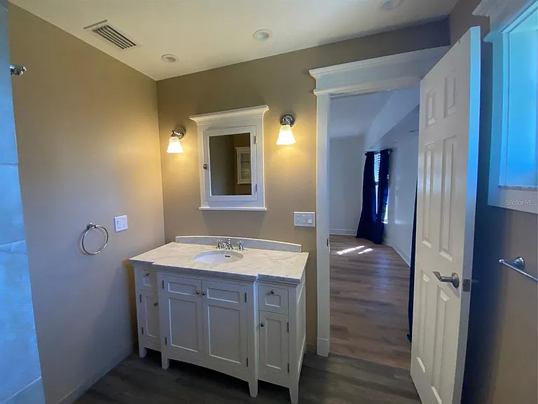 10123 Bay Ave #10123 — Photo 2