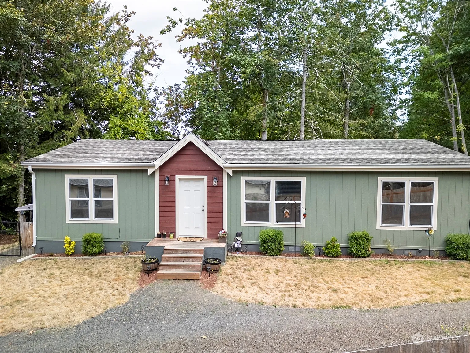 30 SE Lupine Place photo 1